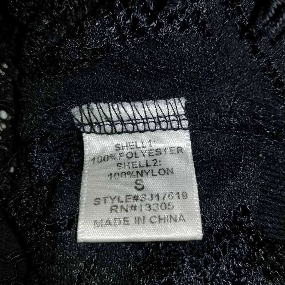 Forever 21 Lace Design Bell Sleeve Crop Top - Picture 8 of 9